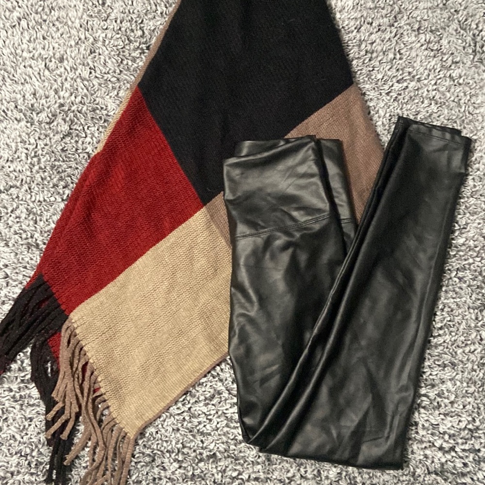 Hi-Waist Faux Leather Leggings | Black | Small